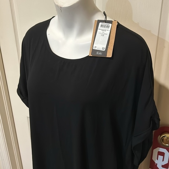 Vero Moda Short cuffed Sleeve Long Top. NWT. Size 22 - Picture 2 of 11
